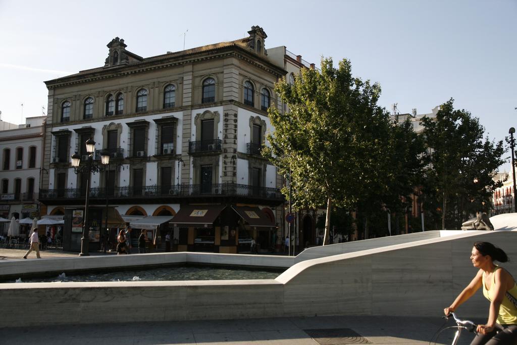 Hostal Dalis Seville Exterior photo